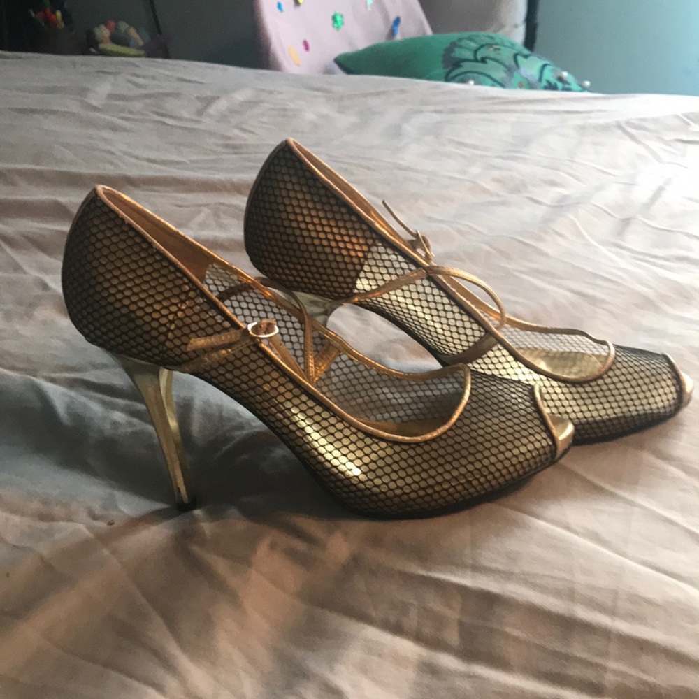 Black/gold Guess heels